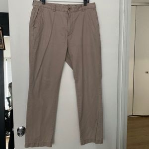 Vineyard vines khakis
